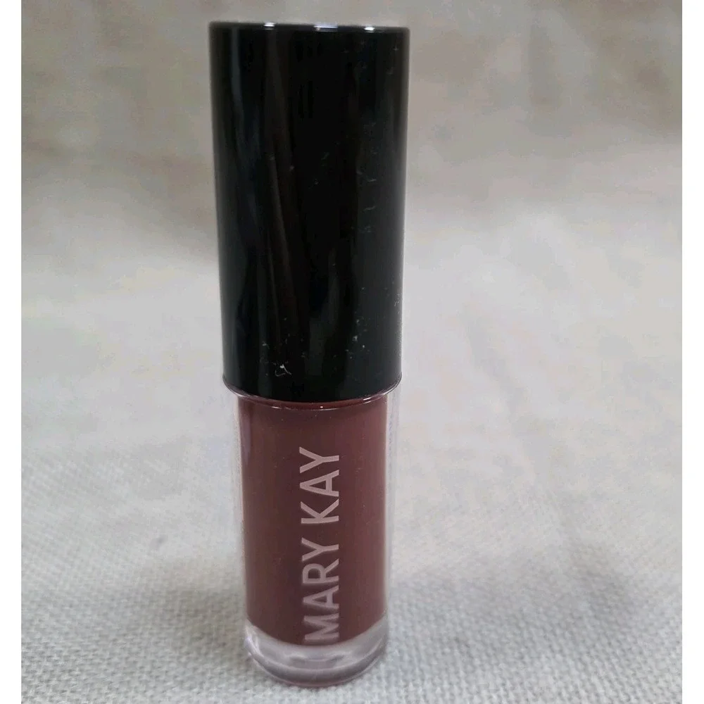Mary Kay Tinted Lip Oil Berry- New In Box  NLA DISCONTINUED